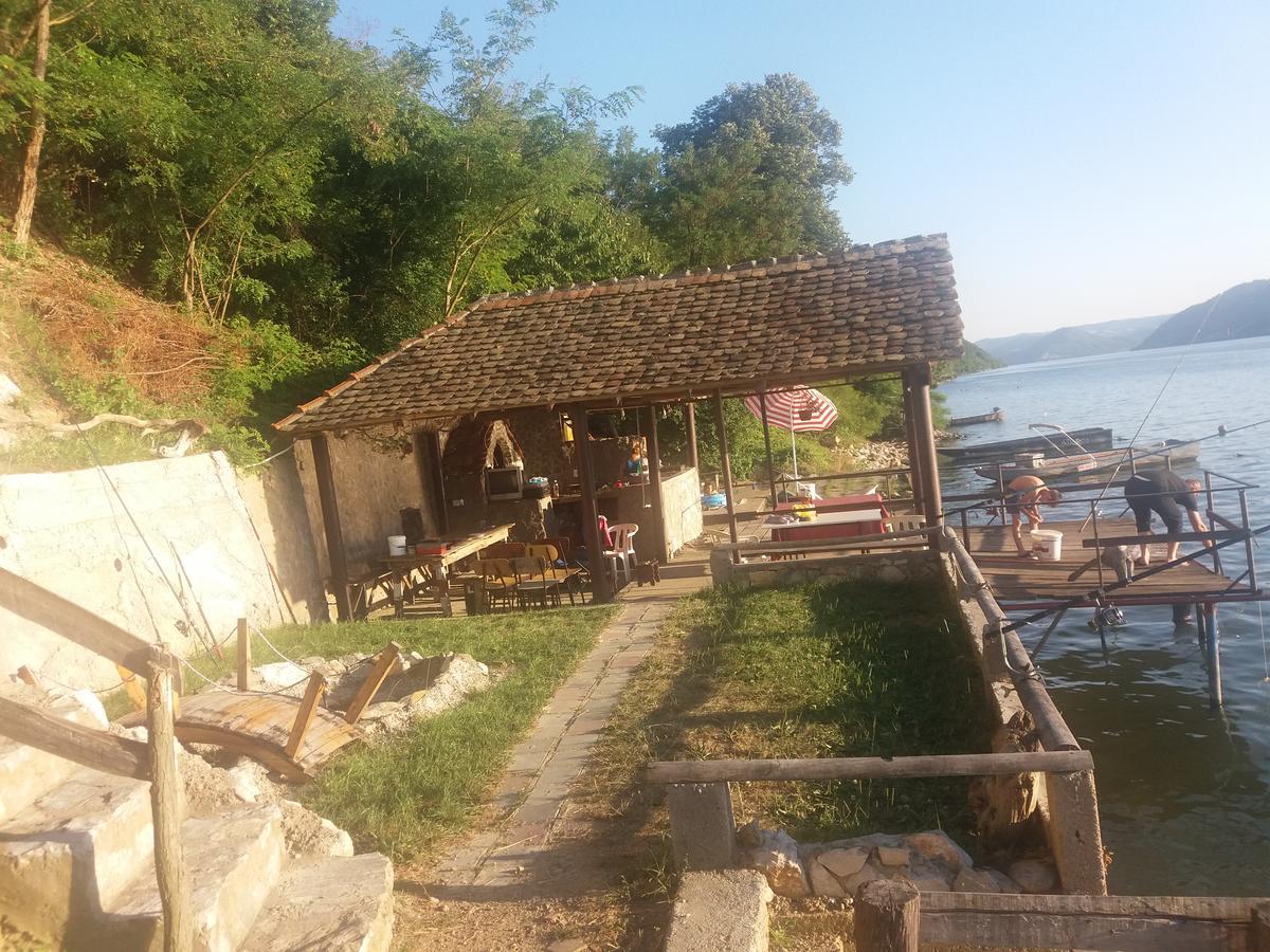 Chalet Ljubicine Kolibe Golubinje エクステリア 写真